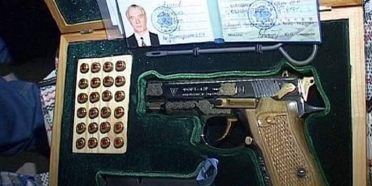 В Киеве нашли квартиру, где хранились “сокровища Азарова”