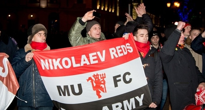 Как в Одессе подрались украинские и английские болельщики