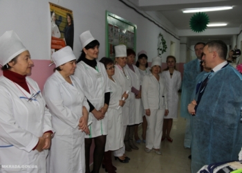 От лица всех налогоплательщиков: мэр Сенкевич привез подарки в николаевскую детскую больницу