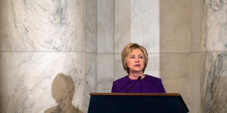 Путин и директор ФБР, – Клинтон назвала виновных в своём поражении на президентских выборах