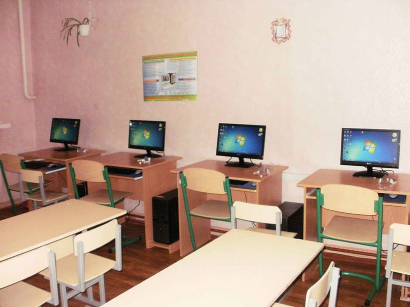 Школы Николаевской области получат 613 компьютеров от Китая 1