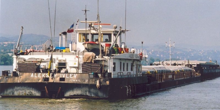 Странная история. Украинское Дунайское пароходство получило от Австрии 60 барж, заказанных еще СССР