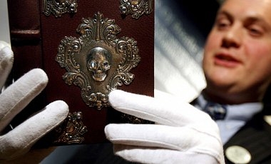 Рукописная книга Роулинг ушла с молотка почти за полмиллиона долларов