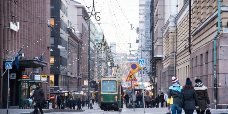 Хельсинки встречает туристов честным и смелым плакатом. Николаеву он бы тоже не помешал