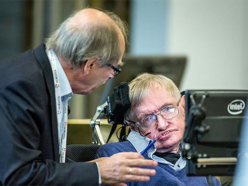 Хокинг объявил о начале “страшного времени” для человечества