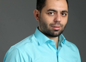 Неизвестные в масках ворвались в дом главы городской организации Социал-демократической партии Дениса Жело