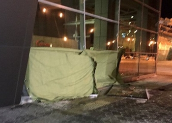 Лихач на “Ладе” протаранил стену международного терминала казанского аэропорта