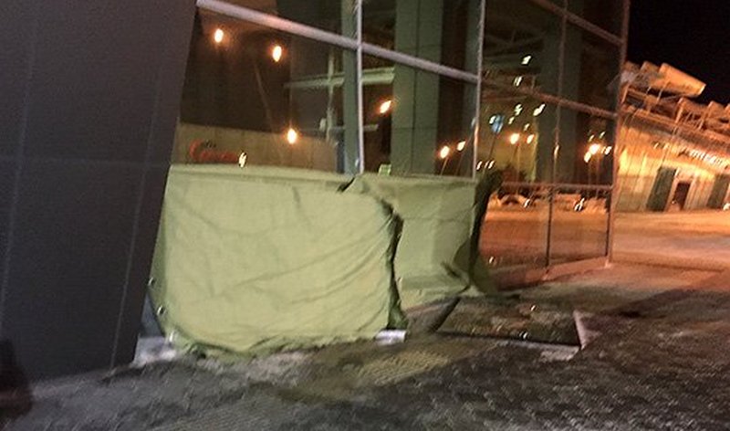 Лихач на "Ладе" протаранил стену международного терминала казанского аэропорта 1