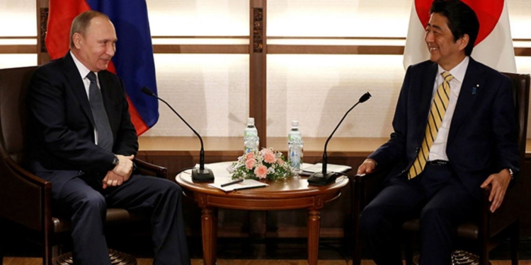 Курилы использовать сообща, военные контакты разморозить. О чем договорились в Японии Путин и Абэ