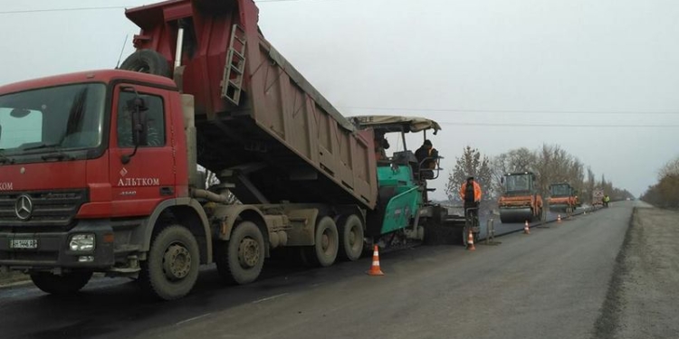 Завершении ремонт на николаевском участке трассе Н-11 Днепр-Николаев. Служба автодорог Николаевской области уверена, что “проезд станет комфортным”