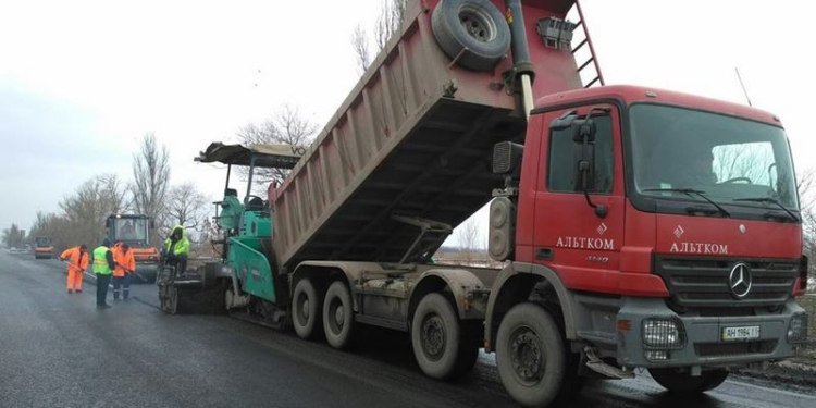 Завершении ремонт на николаевском участке трассе Н-11 Днепр-Николаев.  Служба автодорог Николаевской области уверена, что “проезд станет комфортным”