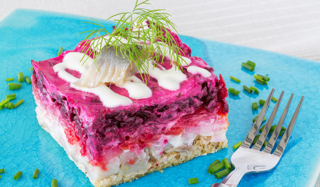 Селедка под шубой вошла в топ рейтинга экзотических блюд. По версии СNN