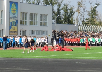 «Мы со своей стороны даже готовы принять его в городскую собственность» – Сенкевич надеется, что в 2017 году стадион в Парке Победы введут в эксплуатацию