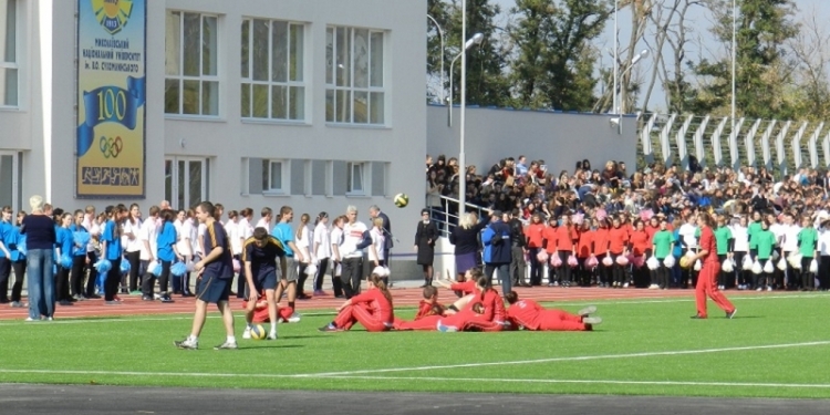 «Мы со своей стороны даже готовы принять его в городскую собственность» – Сенкевич надеется, что в 2017 году стадион в Парке Победы введут в эксплуатацию