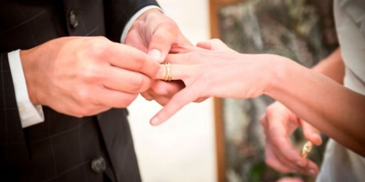 В США мужчина, чтобы сделать предложение своей девушке, задействовал полицию