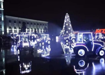 В Минске устроили тракторное танцевальное шоу