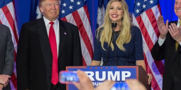 Меланья или Иванка? Первой леди США может стать дочь, а не жена Трампа