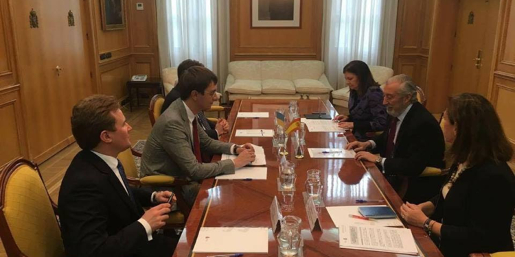 Омелян в Испании обсудил возможность привлечения фондов ЕС к реализации инфраструктурных проектов в Украине