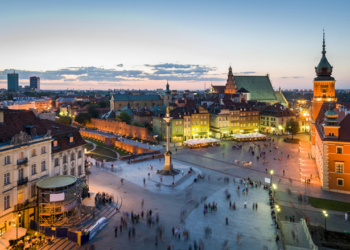 В Варшаве общественный транспорт стал бесплатным. На время