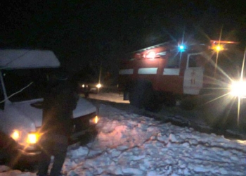 Николаевские спасатели трижды доставали из кюветов слетевшие туда с дороги авто