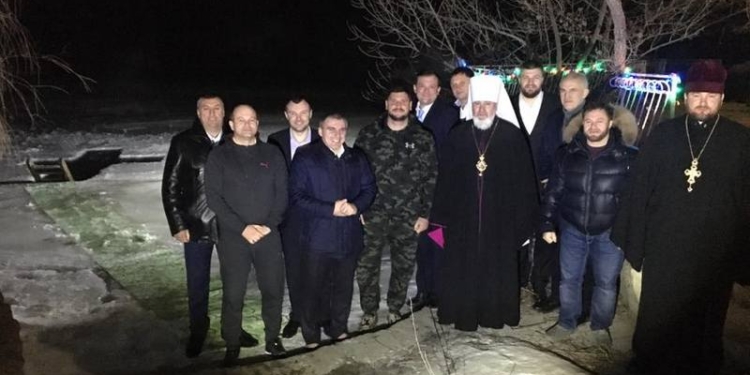 Вдали от всех: мэр Николаева и губернатор Николаевщины вместе отметили Крещение