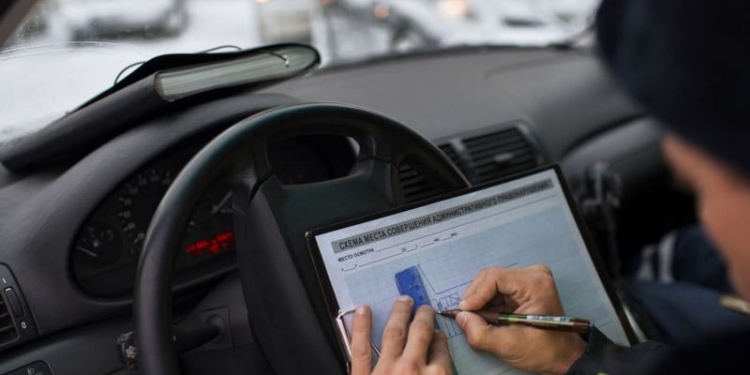 С завтрашнего дня в аннексированном Севатополе начнут охоту за авто с украинскими номерами