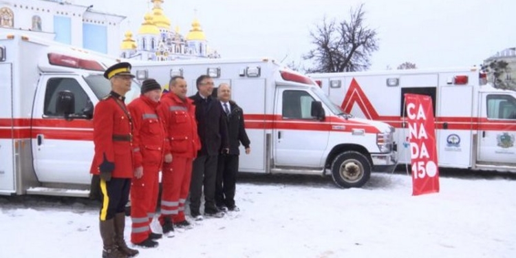 Канада передала Украине 10 карет скорой помощи: деньги собирали благотворительные организации и обычные канадцы