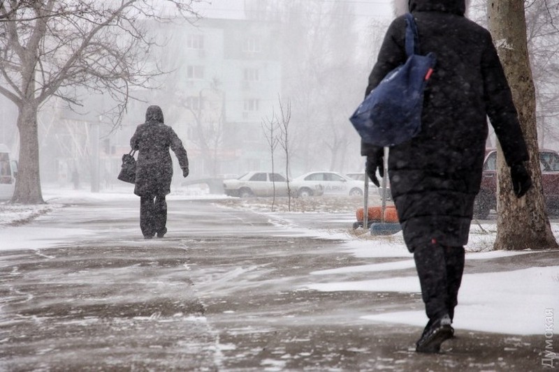 В Одесской области из-за метели сидят без света более 20 населенных пунктов, а также отменены все авиарейсы 4