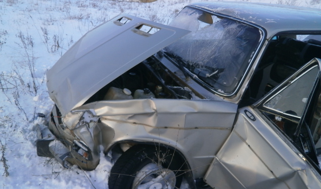 В такую погоду – пьяным за руль? В Николаевском районе «шестерку» выбросило с трассы