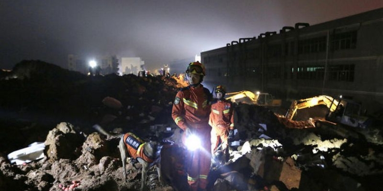 В Китае оползень сошёл на отель – есть погибшие и пропавшие без вести