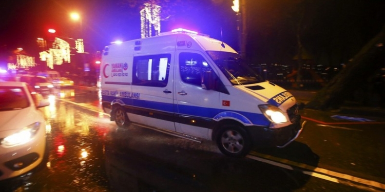 Двое Санта-Клаусов расстреляли ночной клуб в Стамбуле: 35 убитых