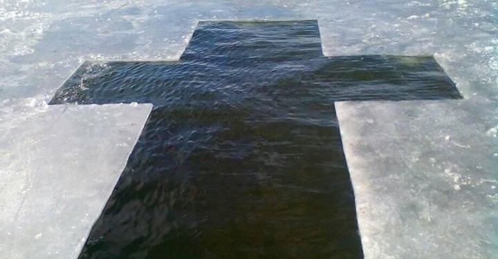 Как правильно купаться в Крещение. Рекомендации спасателей