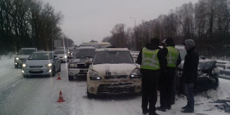 Массовое ДТП на Житомирщине: столкнулось 14 автомобилей