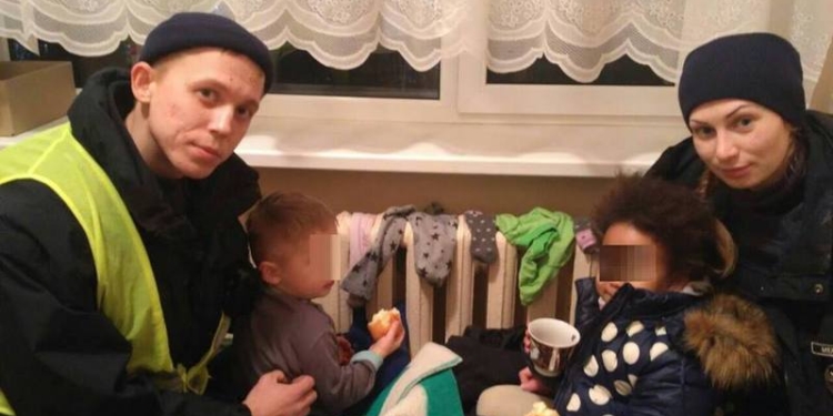 В Корабельном районе Николаева прохожие нашли двух маленьких детей