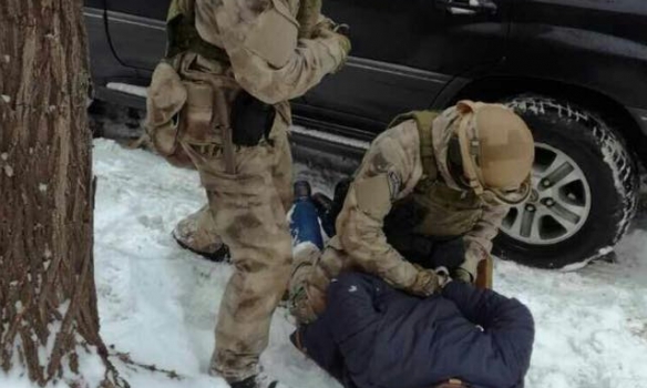 Откат. Директора и зама ГП “Чернобыльский спецкомбинат” задержали за взятку в 700 тыс. грн.