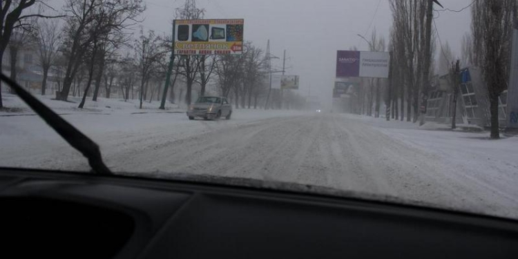 Николаев справляется со снегопадом. Отдельное спасибо водителям, убравшим авто с обочин, от КП «ЭЛУ автодорог»