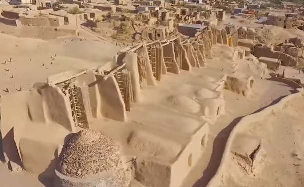 Все еще вертится. И мелет: уникальное сооружение – тысячелетняя ветряная мельница