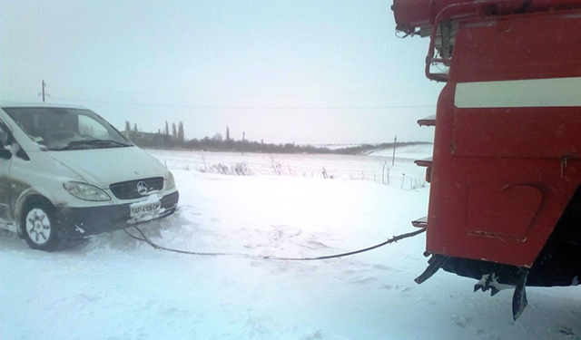В Николаевской области спасатели доставили в больницу беременную и 6 больных, а с 12.00 будет открыта трасса М-14