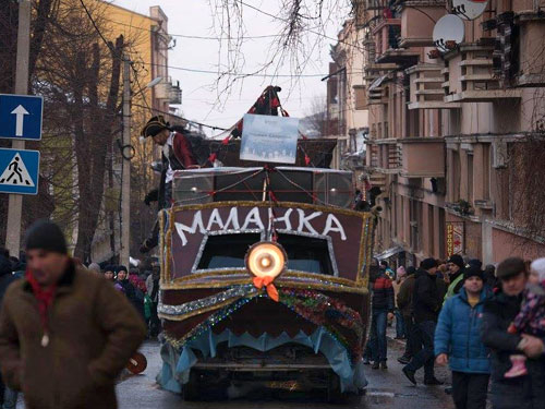 В Черновцах прошел фестиваль Маланок – собирали деньги на лекарства АТОшникам