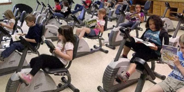 В Австрии в школе заменили парты велотренажерами