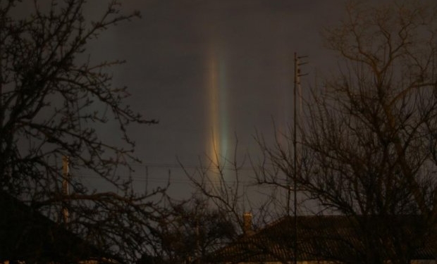 В небе оккупированного Крыма появилось необычное природное явление