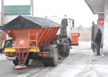 В КП «ЭЛУ автодорог» говорят, что машины вышли на расчистку автомагистралей Николаева