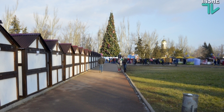 “Есть ли у вас ощущение праздника?”. Николаевцы рассказали, что думают о Главной елке и рождественской ярмарке в центре города