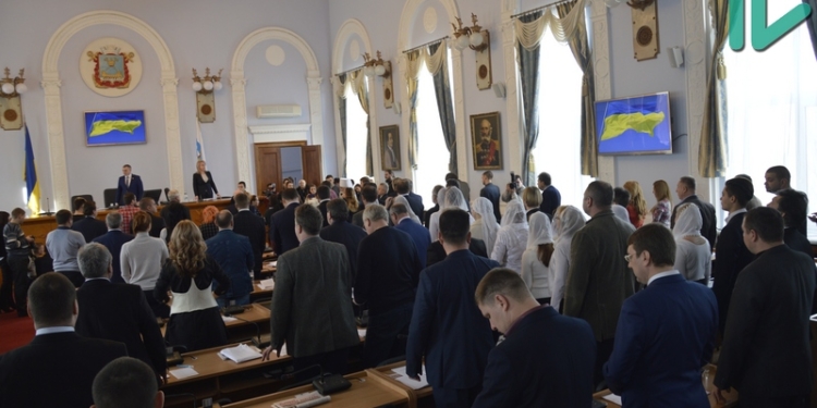 С колядками. Депутаты Николаевского горсовета открыли земельную сессию (ОНЛАЙН-ТРАНСЛЯЦИЯ)