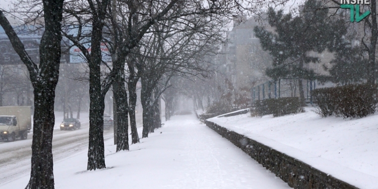 Стихия в Николаеве. Горожане демонстрируют дисциплинированность, власть оправдывает ожидания
