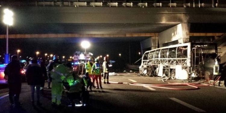 Дети венгерского учителя, спасшего учеников из горящего автобуса, погибли