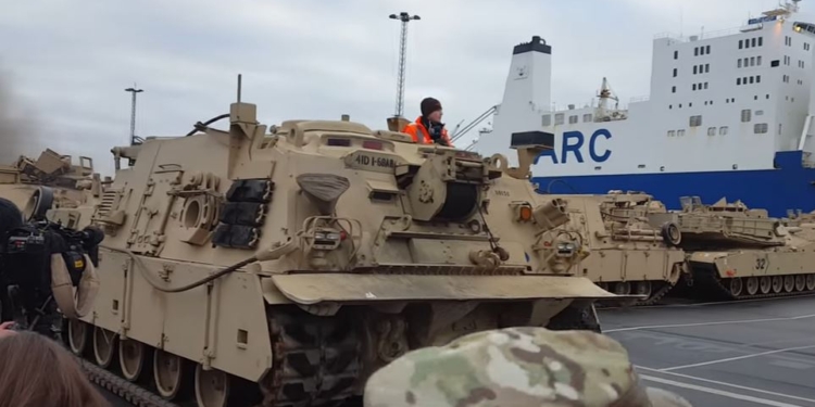 Атлантическая решимость. В немецкий порт Бремерхафен прибыли американские танки