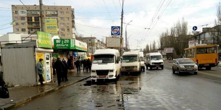 Допекли. Патрульная полиция просит мэрию заняться “маршрутками” фирм ТФТ и ГУРИГ