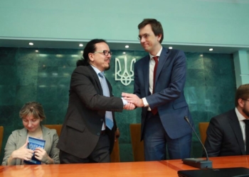 Какой минтранс без железной дороги?  Омелян готов судиться из-за Укрзализныци