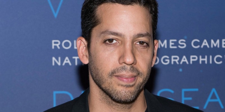 Что-то пошло не так: уличный маг Дэвид Блэйн прострелил себе рот во время выступления